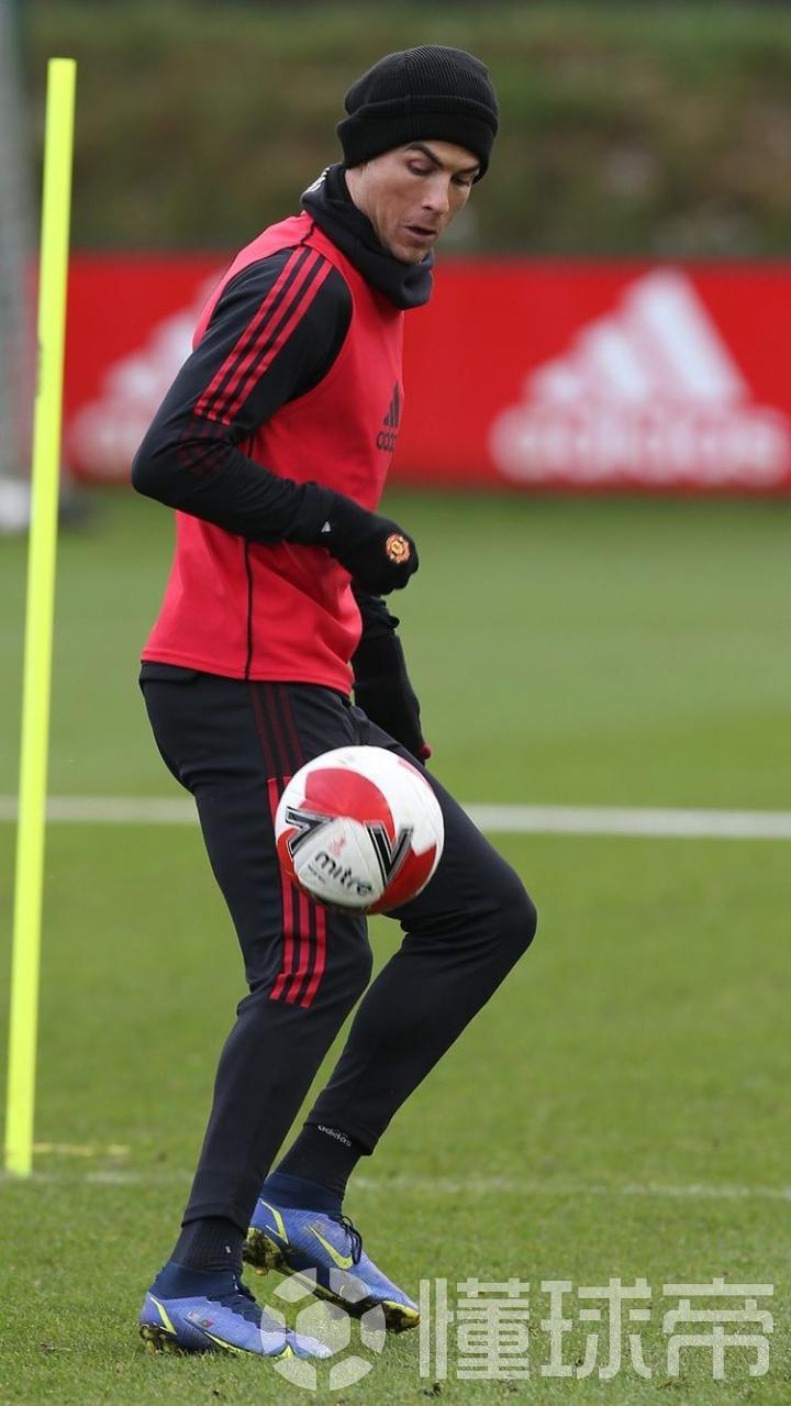 九游会娱乐官方 -关键战巴黎圣日耳曼备战足总杯，状态回暖细节流出，引发热议，医务组通报恢复的简单介绍