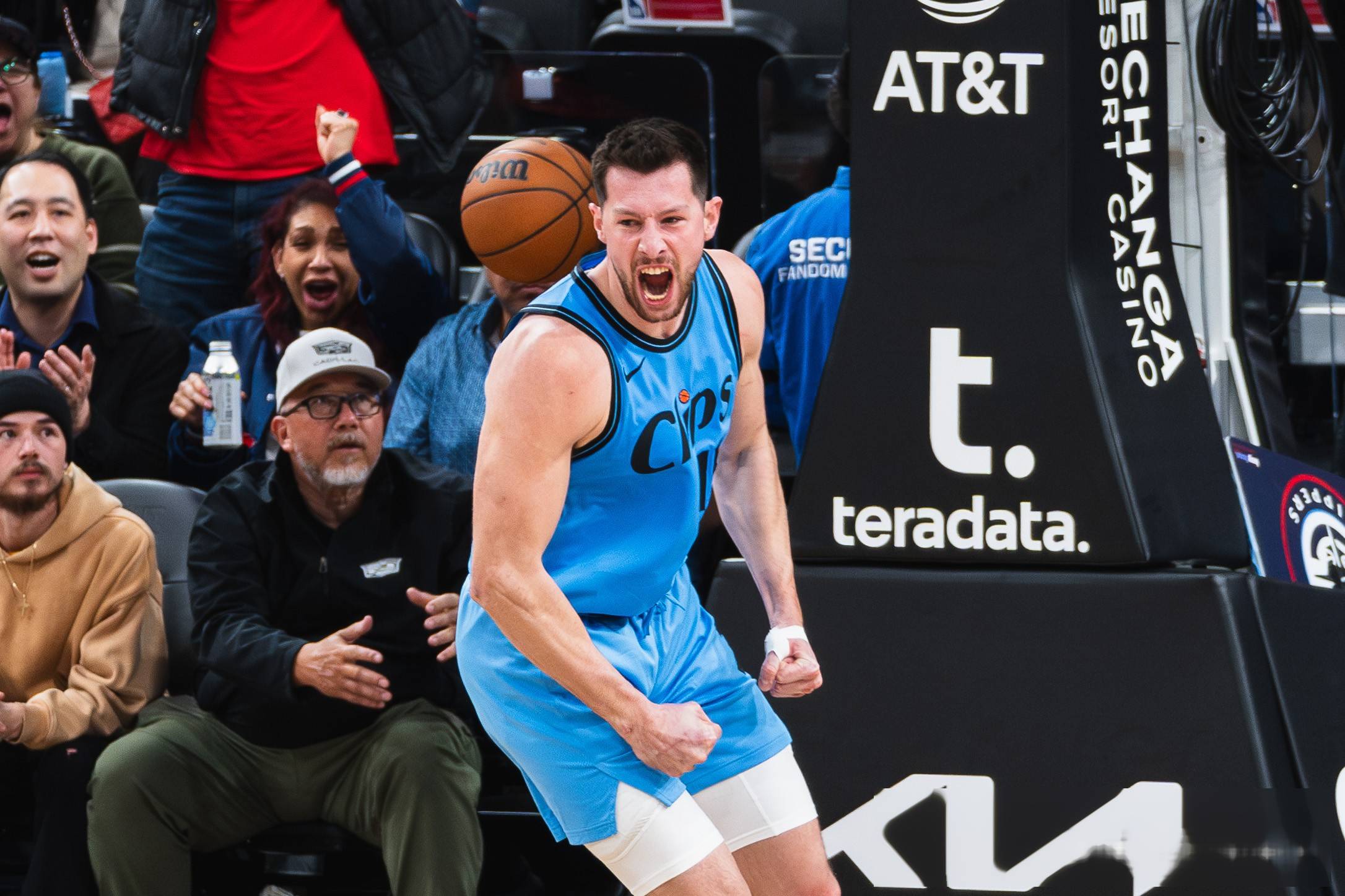 关于国王杯倒计时,孟菲斯灰熊转会期状态回暖,细节引发关注,悬念犹存,赛程密集仍需轮换的信息 关于国王杯倒计时,孟菲斯灰熊转会期状态回暖,细节引发关注,悬念犹存,赛程密集仍需轮换的信息