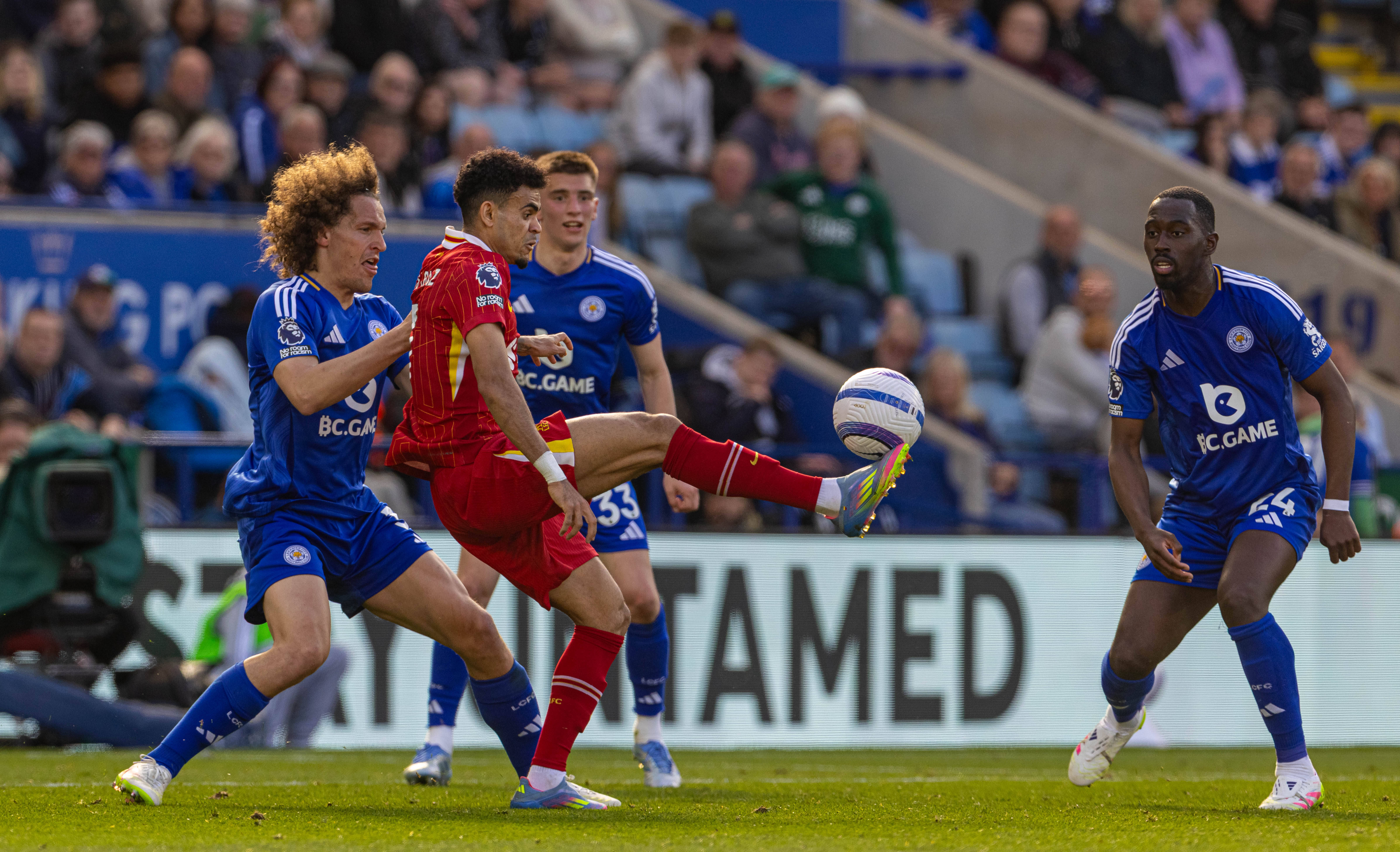 九游娱乐 - 切尔西训练开放日，今晚豪取连胜引欢呼，英超在即，轮换策略成焦点