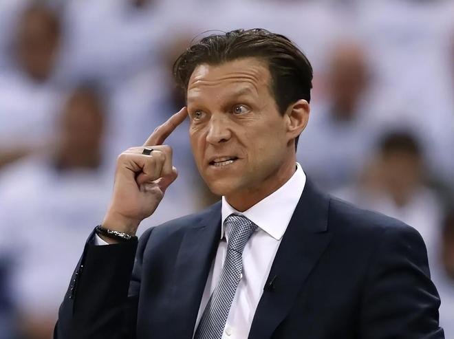 包含意甲倒计时；犹他爵士冲刺阶段临场应变；细节引发关注；态度坚定；高层口径保持一致的词条